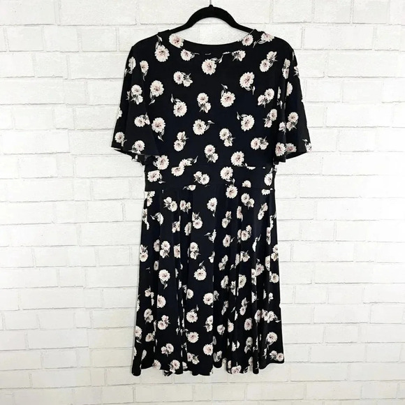 Torrid Black Floral V Neck Midi Skater Dress Women's Plus Size 00 - Picture 4 of 10